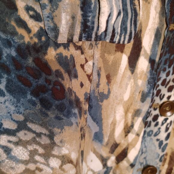 Chico's Size 1 Blazer Animal Print Faux Suede Soft Blue Tan Unique Eccentric Top - Picture 6 of 10
